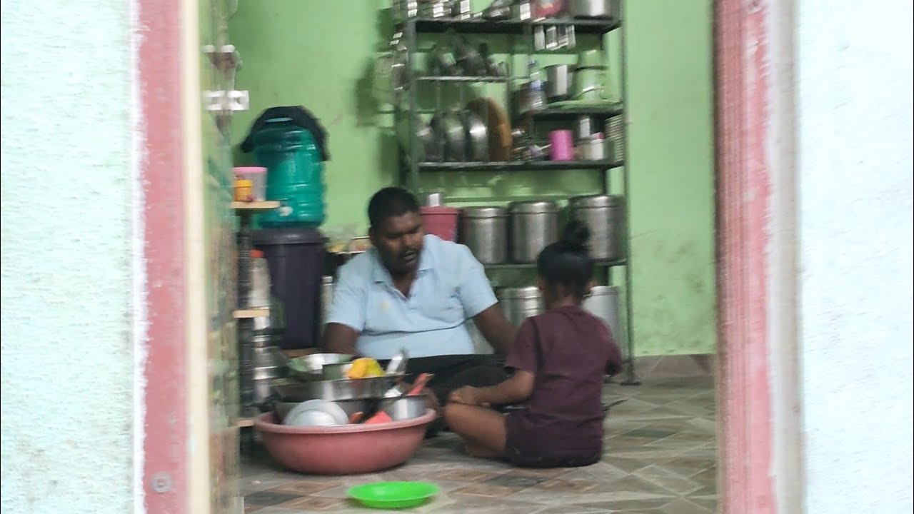 राजाचा त्याच्या बायकोचा एक मेळा होऊन मला भांडत्यात आव्या आईच्या पैशासाठी भांडतोय मला 😭😭😭