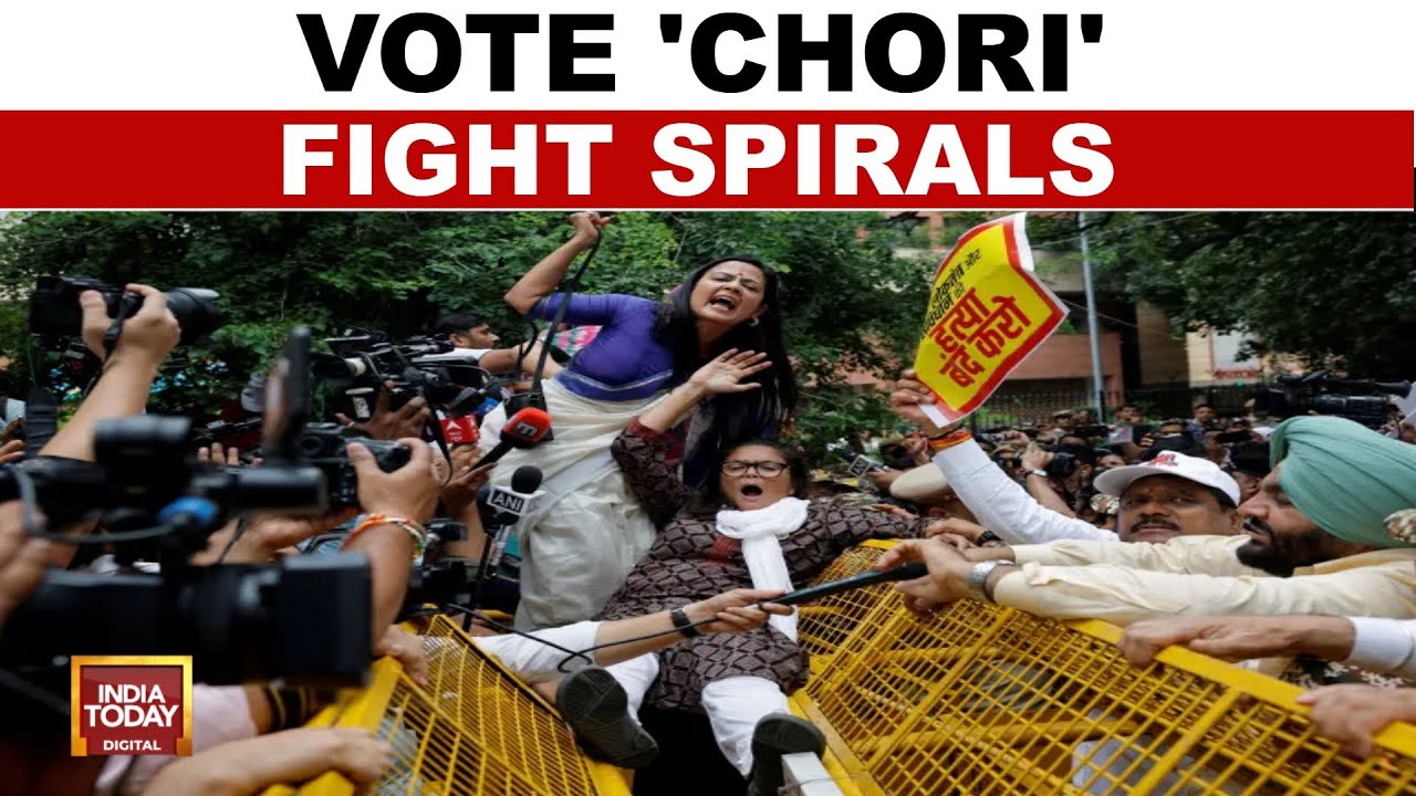 Opposition vs EC:  Vote 'Chori' Fight Spirals, Rahul Gandhi Leads Oppn Huddle | India Today