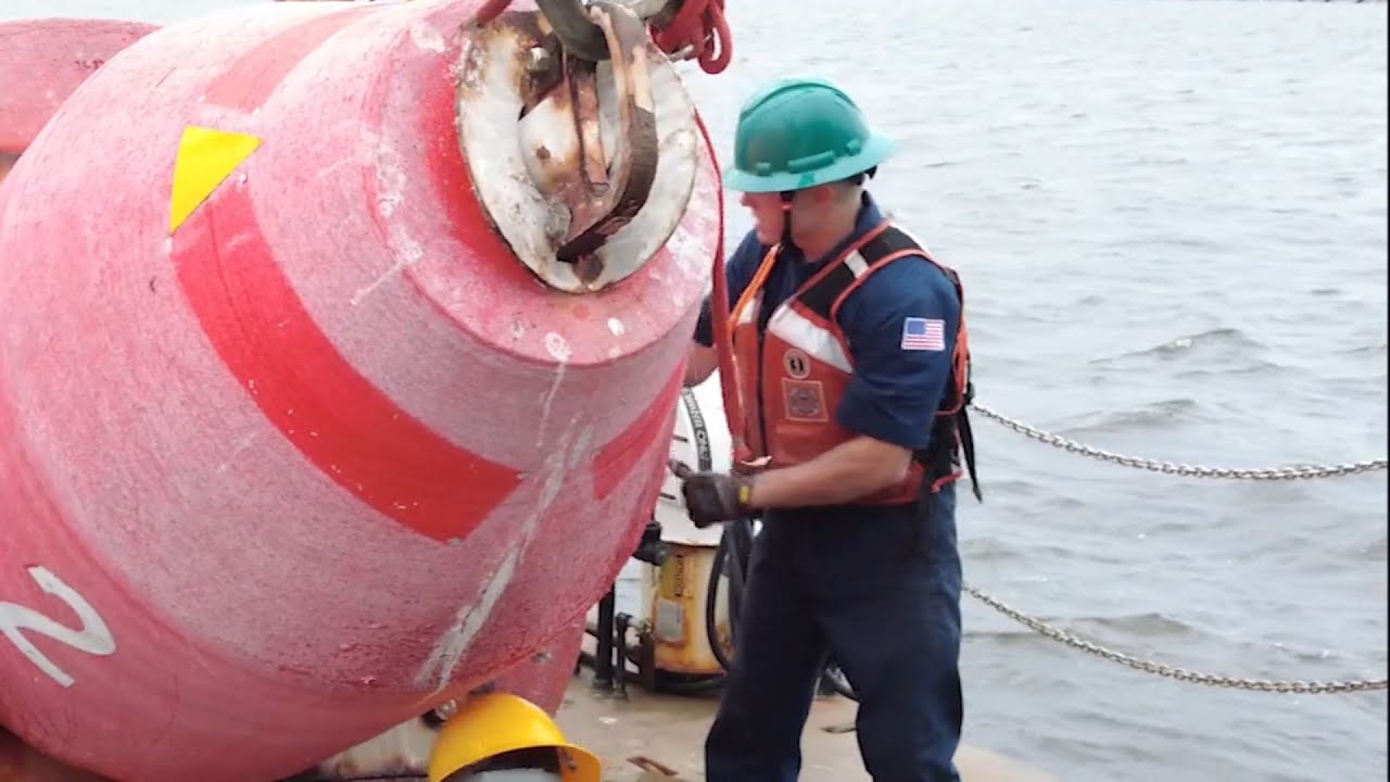 Buoy cleaning with the Coast Guard