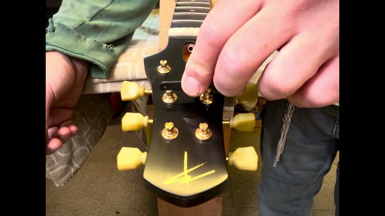 Tutorial - Gotoh Vintage Style Locking Tuners - SD90