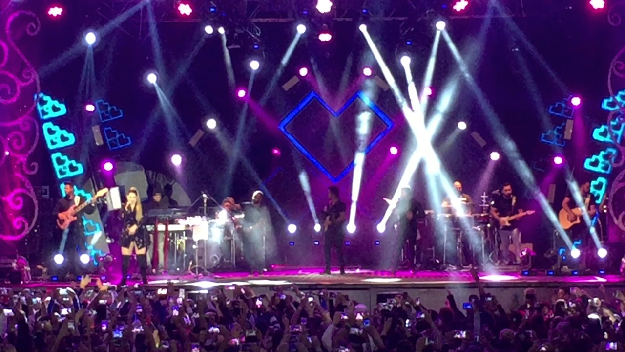 Abertura do show de Marília Mendonça #luto
