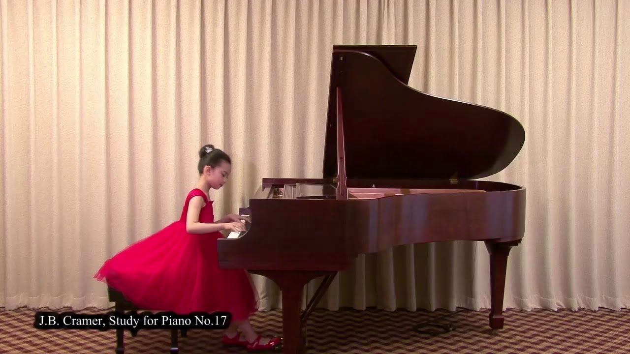 Lillian（6 years old）J.B Cramer .Study for Piano No.17  克拉莫练习曲