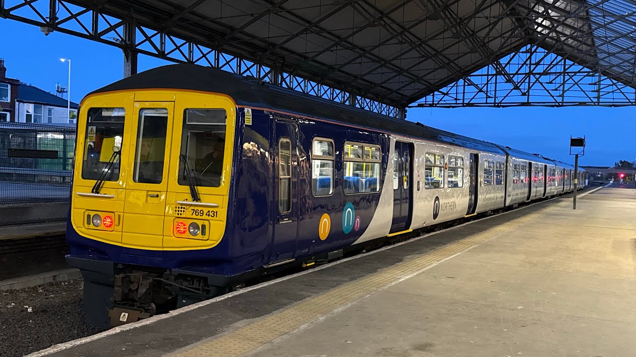 (319 powered by diesel) Northern Class 769 Burscough Bridge to Southport