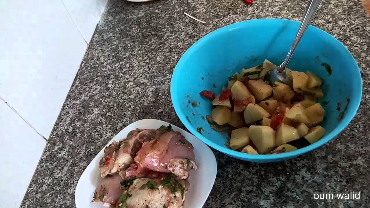 شهيوات ام وليد دجاج محمر مع البطاطا في كيش الشواء