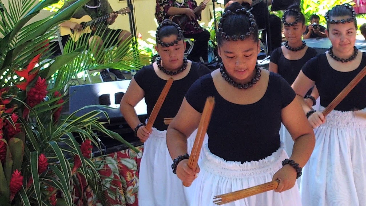 Hālau Kauluokalā - Nani wale na hala