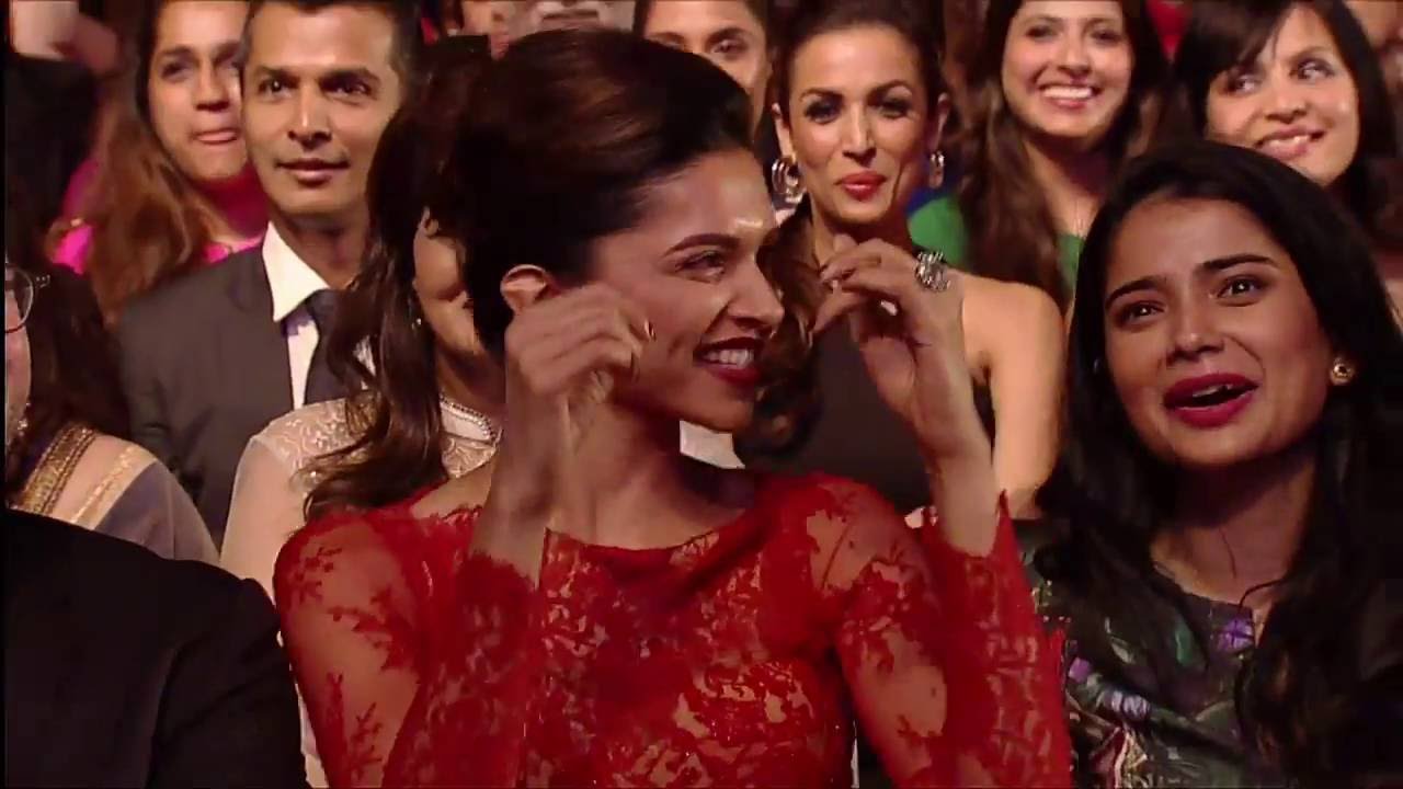John Travolta grooving to Bollywood with Priyanka Chopra at IIFA Awards 2014
