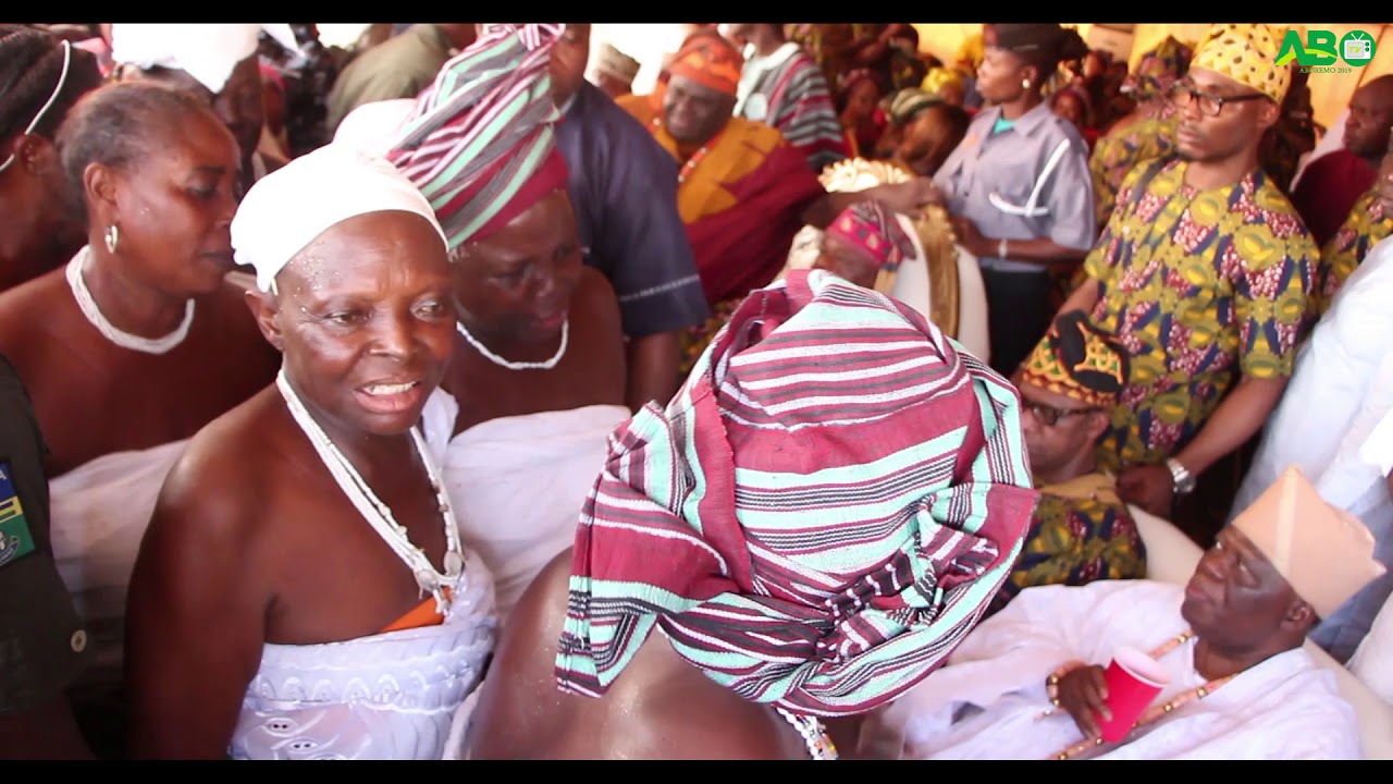 IPERU TRADITIONAL WORSHIPPERS SUPPORT HON OLADIPUPO ADEBUTUAT THE 2018 AKESAN DAY.