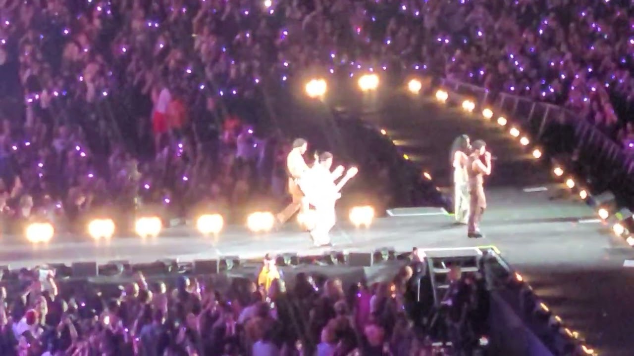 Jonas Brothers and Demi Lovato-This Is Me/Wouldn't Change A Thing- Greetings From Your Hometown Tour