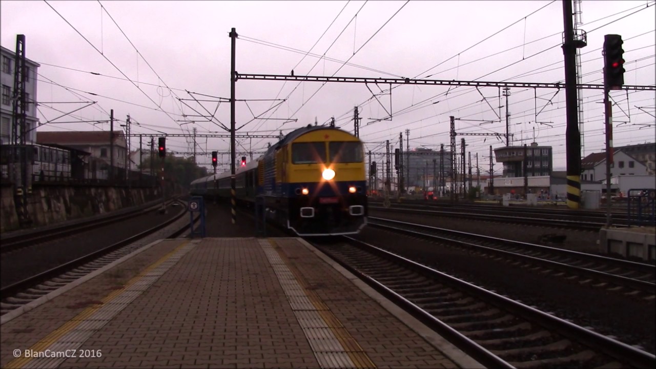 Rann&iacute; průjezd Kyklopa T499.0002 v Praze-Libni (Retro Ostravan Ex 10005) (Fastest Czech Diesel Loco)