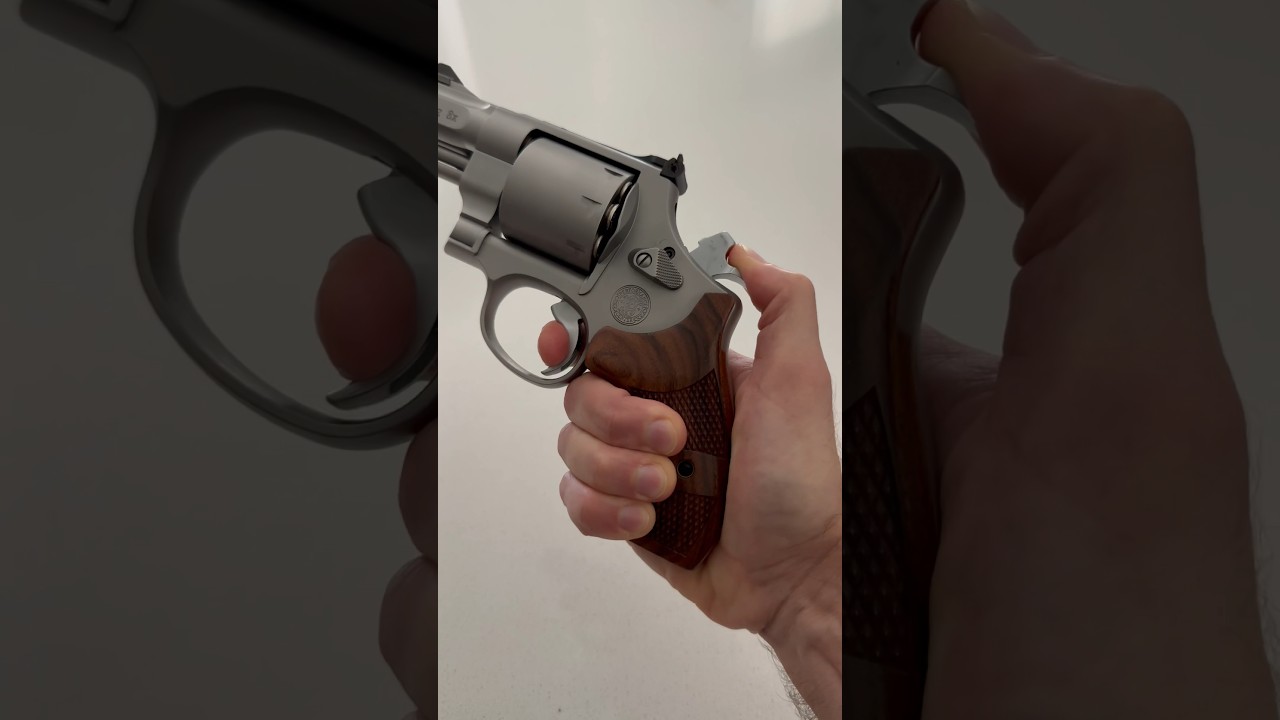 Do you know how to safely decock a revolver? #safetyfirst #shorts #gun #guns #shooting #ytshorts