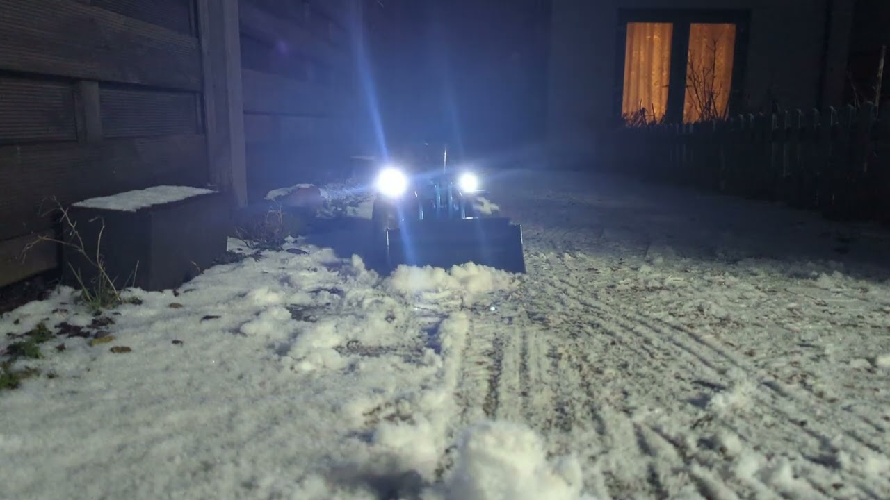 huina 583/ 1583 loader first time clearing snow