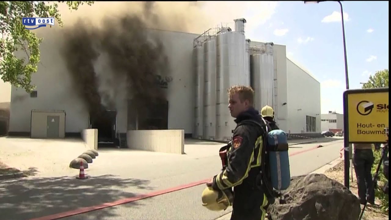 Zeer grote brand bij bedrijf Pré Pain in Oldenzaal
