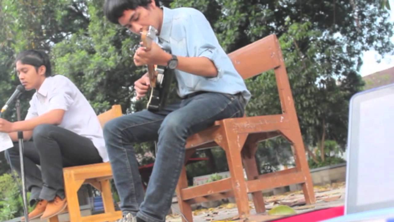 Musikalisasi Puisi tentang SMAN 2 Bandung