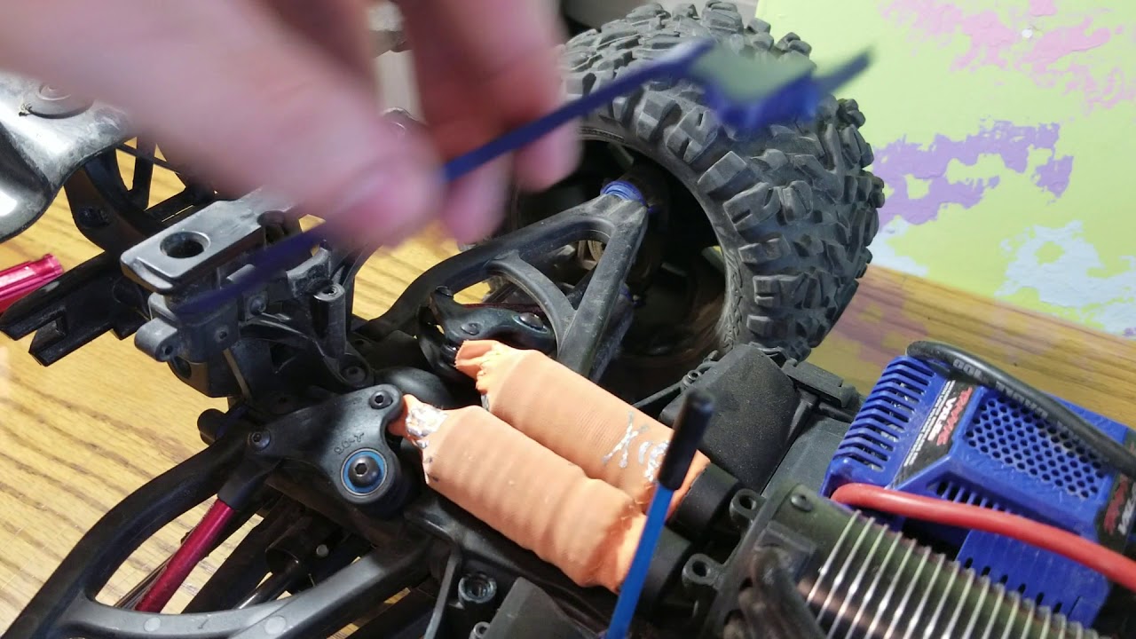 E revo 2.0 aluminum chassis  brace install