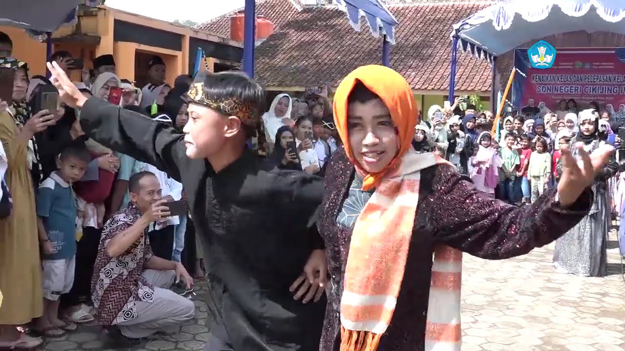 UPACARA ADAT PERPISHAN  SDN CIKIJING 4