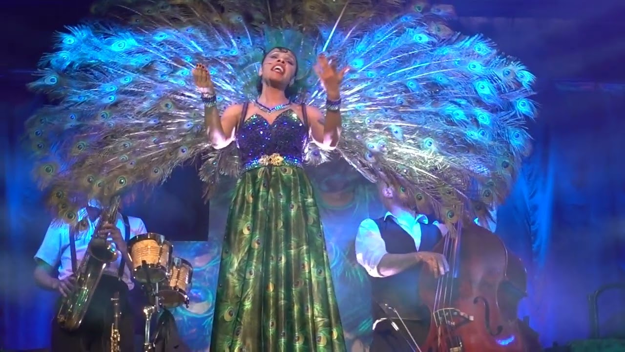 Alice Francis as Josephine Baker live at Wintergarten Varieté Berlin - Je Deux Amour