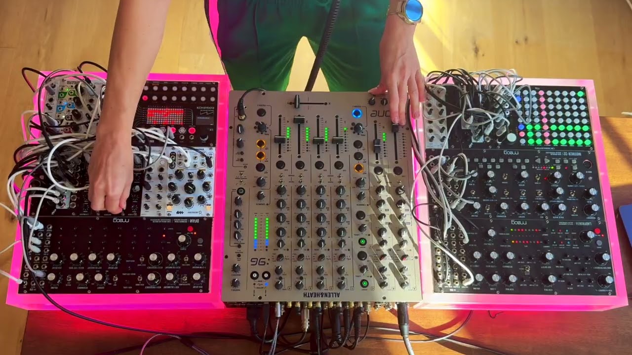 The World’s First Modular Deck Jockey? | Is This the Future of DJing? | Live Performance