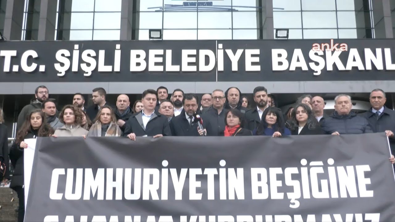 CHP Şişli İlçe Başkanı Tamer Özcanlı'dan belediye önünde basın açıklaması