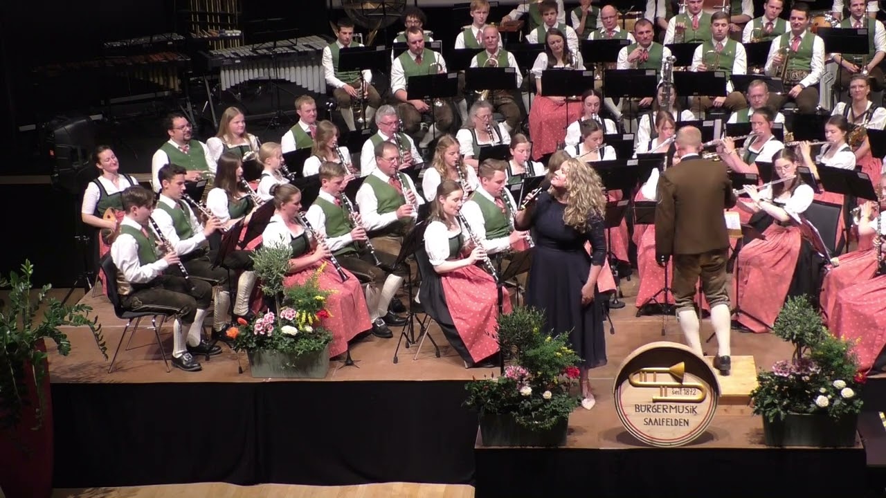 Tauben vergiften  -  ein b&ouml;ses Lied, B&uuml;rgermusik Saalfelden, Magdalena Hartl