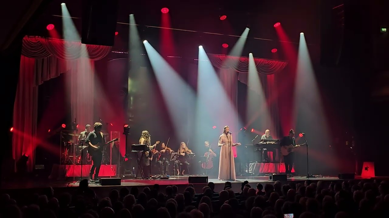 Slotwoord en nummer. Floor jansen haarlem live  phil