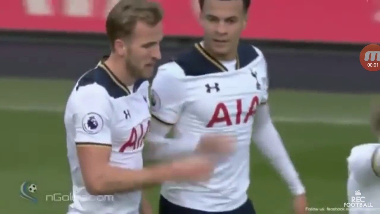 Harry Kane and D&eacute;le alli handshake celebration