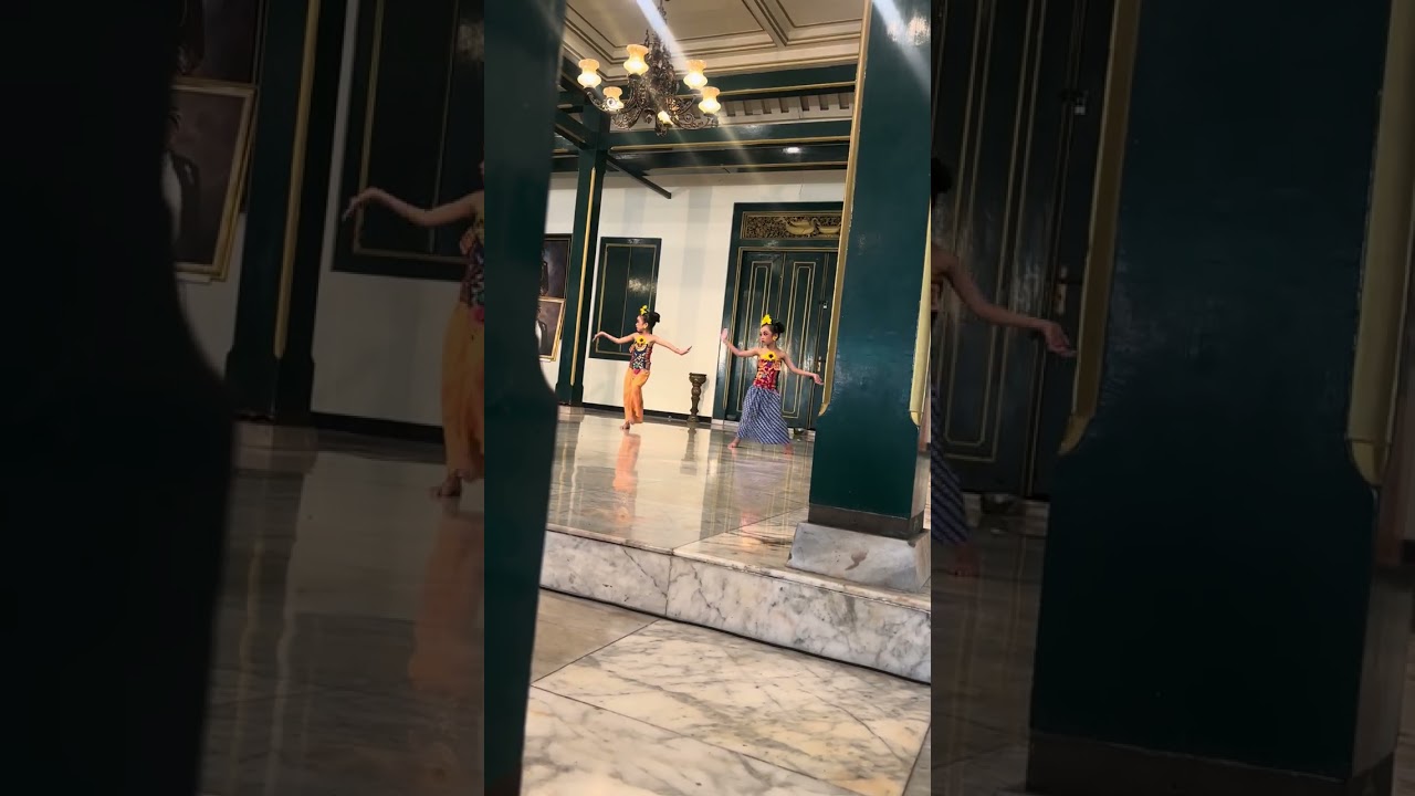 Pentas Tari Gembira  Suryo Soemingrat 