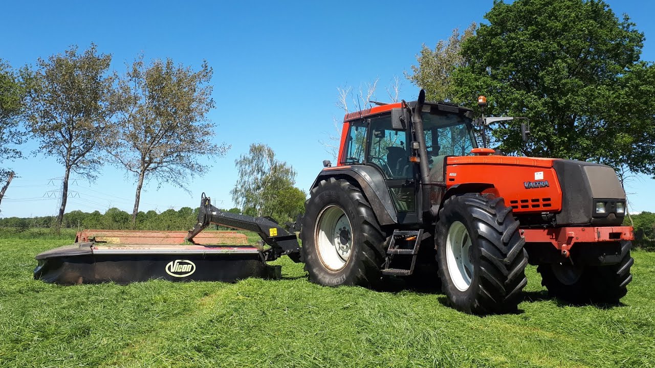 mowing 4th cut silage 2021 with Valtra 8050 + Vicon extra 632t (POV)