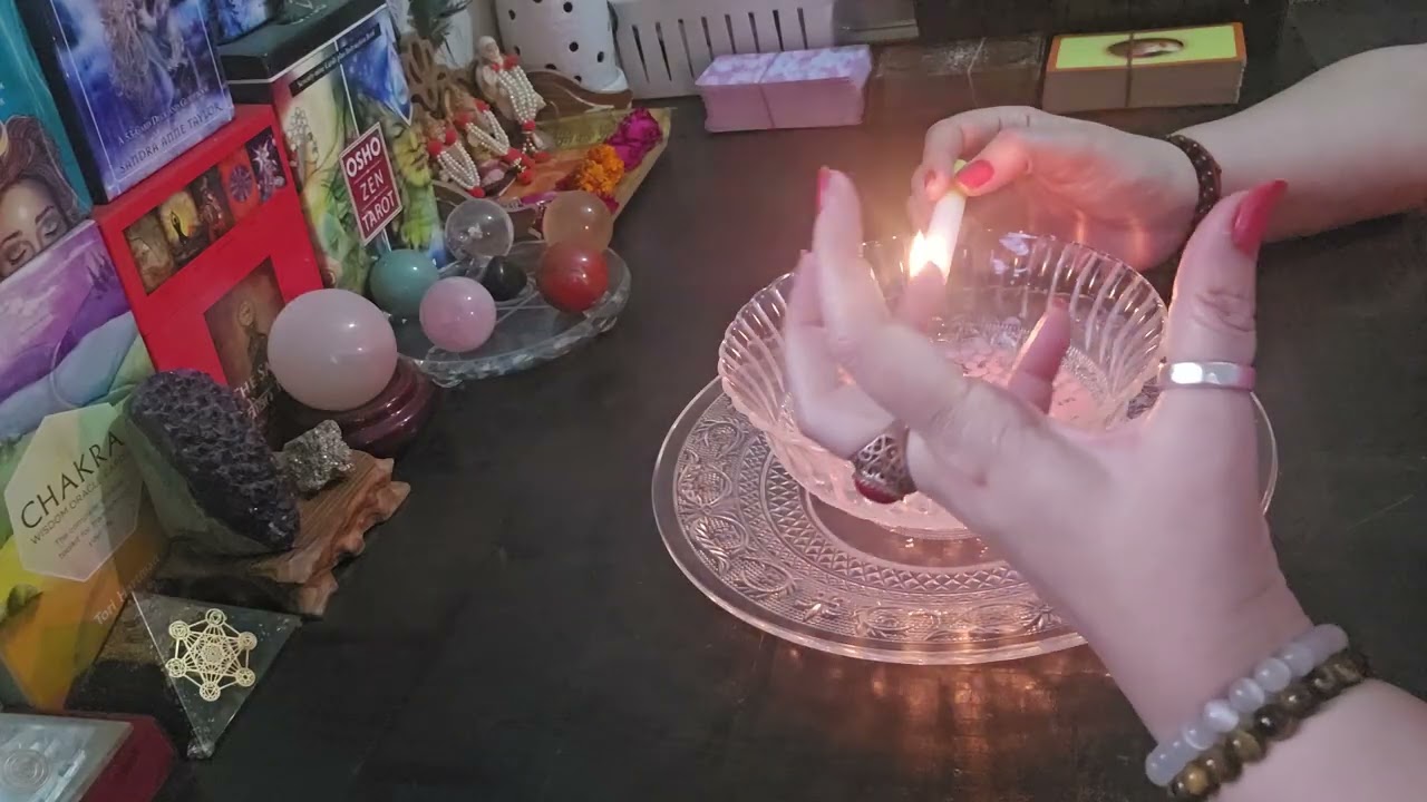 Candle wax reading 💖Aap jinke bare me soch rahe hai 💯 wo apke bare mein kya soch rahe hai 💕timeless 