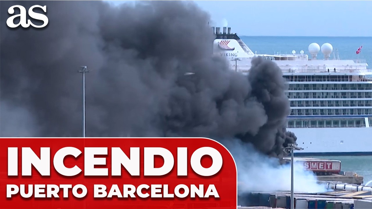 INCENDIO en el PUERTO de BARCELONA: un VEH&Iacute;CULO y tres CONTENEDORES quemados