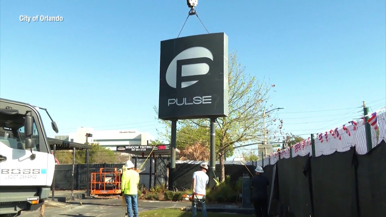 Вывеску клуба Pulse Orlando убрали в связи с подготовкой города к его сносу.
