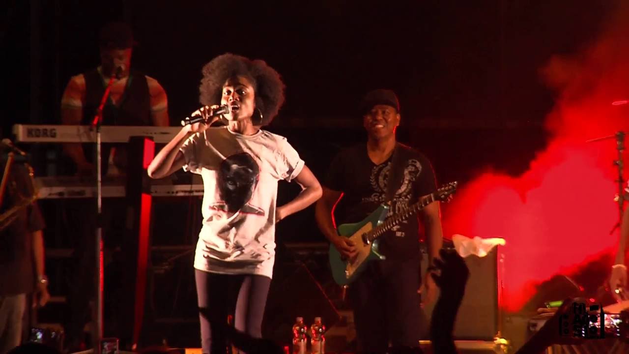 Tarrus Riley feat. Sevana, Alaine & Dean Fraser - Gimme likkle one drop LIVE @ Filagosto 2016