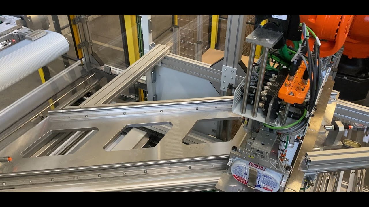 Palletising machine - Robot for packaging cans