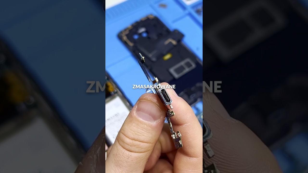 DLACZEGO nie warto samemu naprawiać wejścia USB?? #serwis #krakow #wlozdoryzu #galaxys8 #wejscieusb