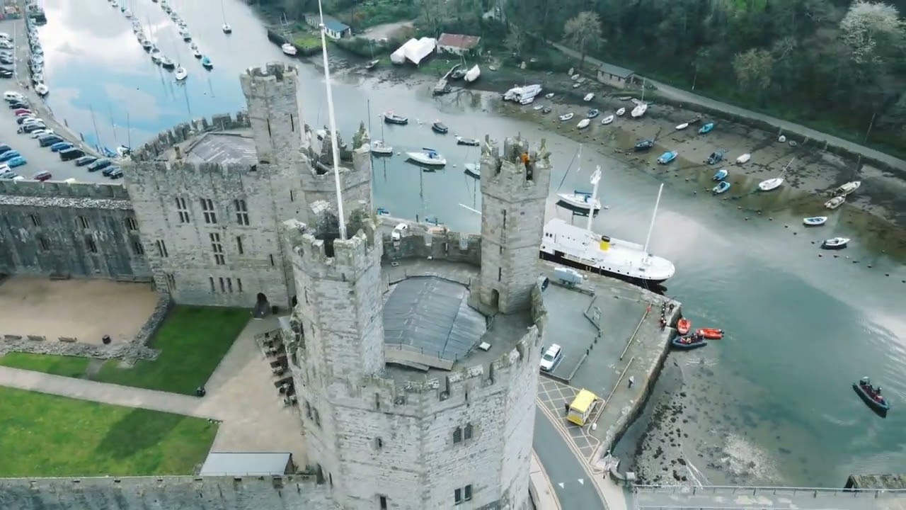 LCastell Caernarfon, Caernarfon Castle Featuring Massive Attack, April 2023.