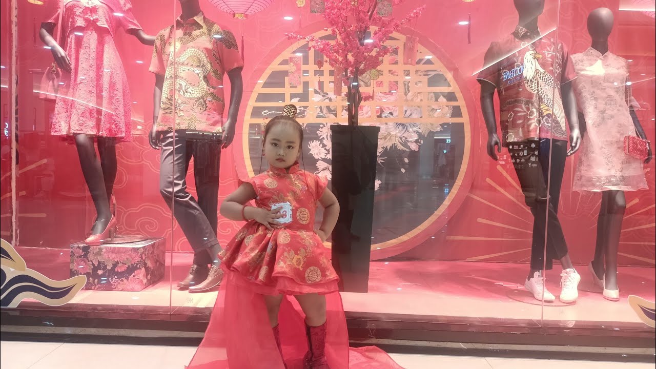 fashion show tema imlek..saewa putri inaya ..@bigmallsmd