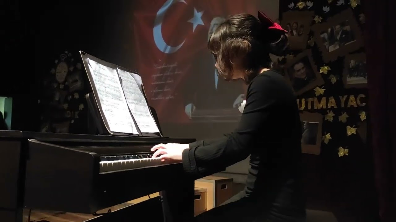 2 /Kılıçaslan Ortaokulu Okul Atatürk’ün Sevdiği Şarkıları Seslendirdi
