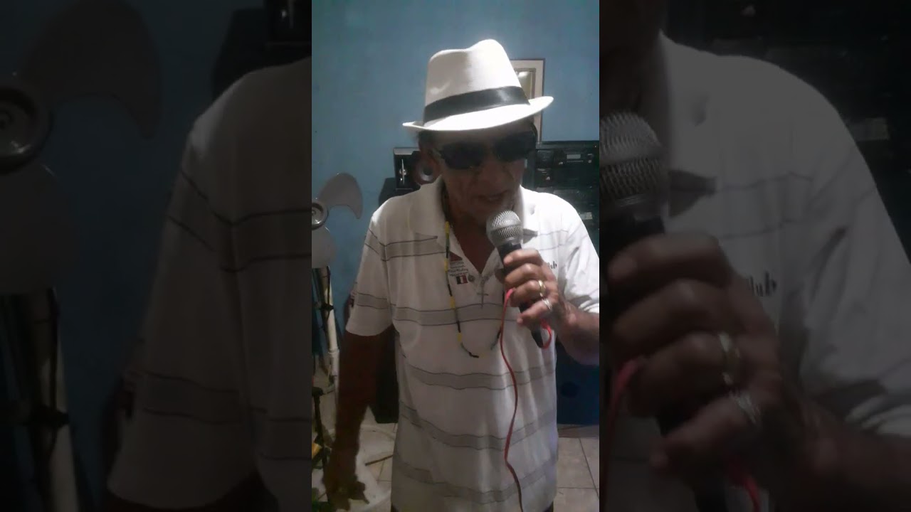 Luis do Brega cantando a música 