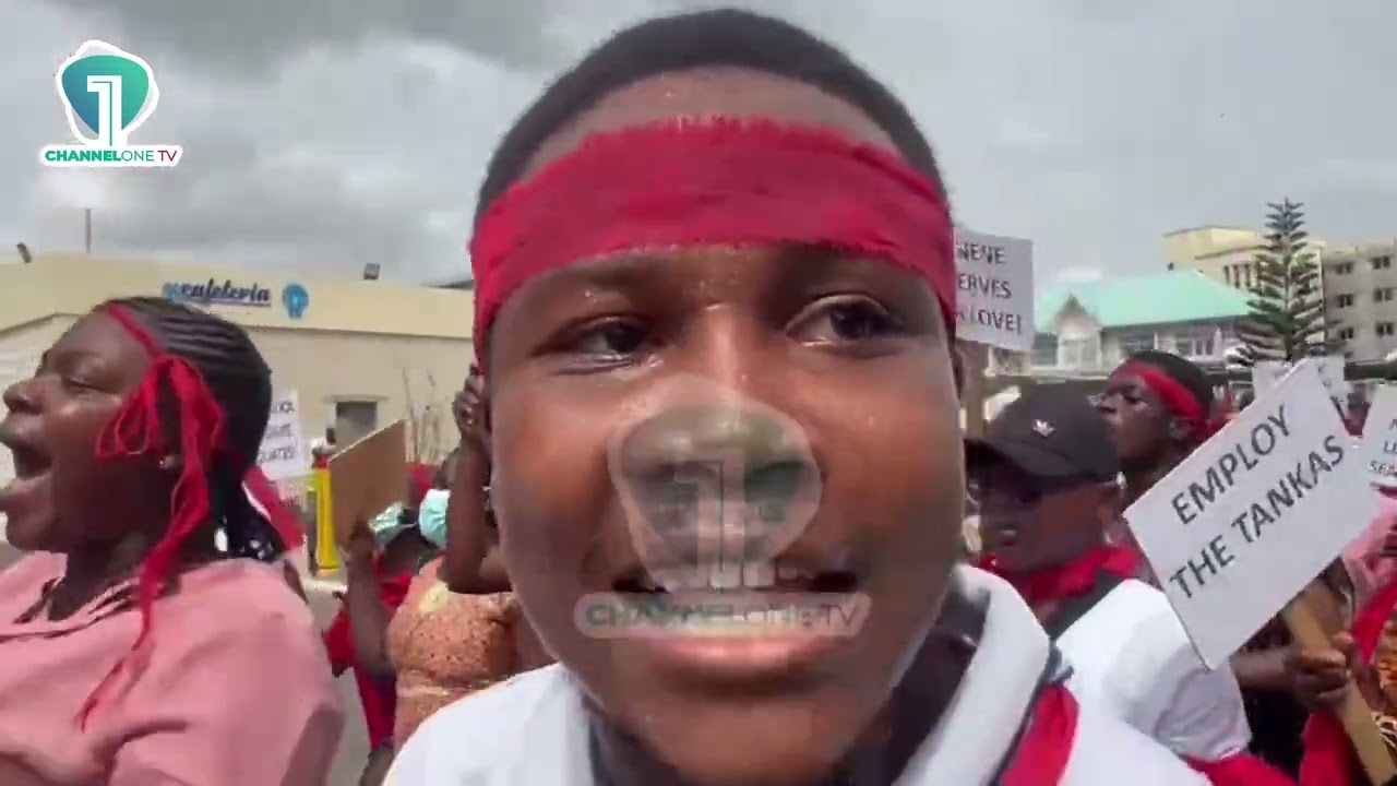 Unemployed Environmental Health Officers Protest for Immediate Job Postings | ChannelOneNews