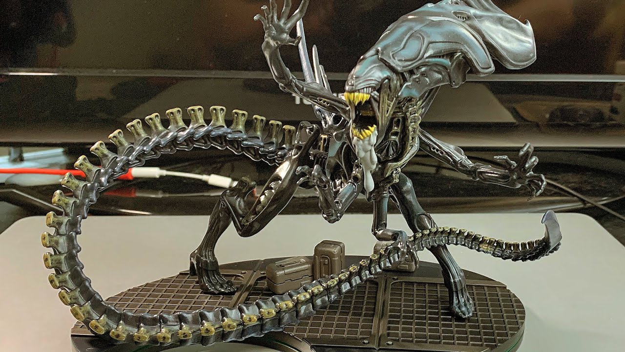 Exclusive Alien Queen Q-Fig !!!