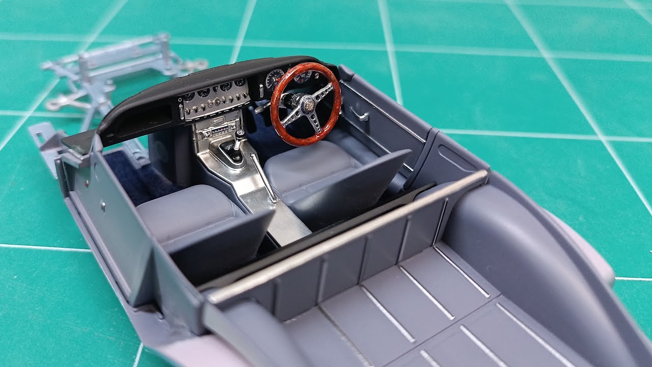 PART 2 - INTERIOR | JAGUAR E-TYPE by Revell