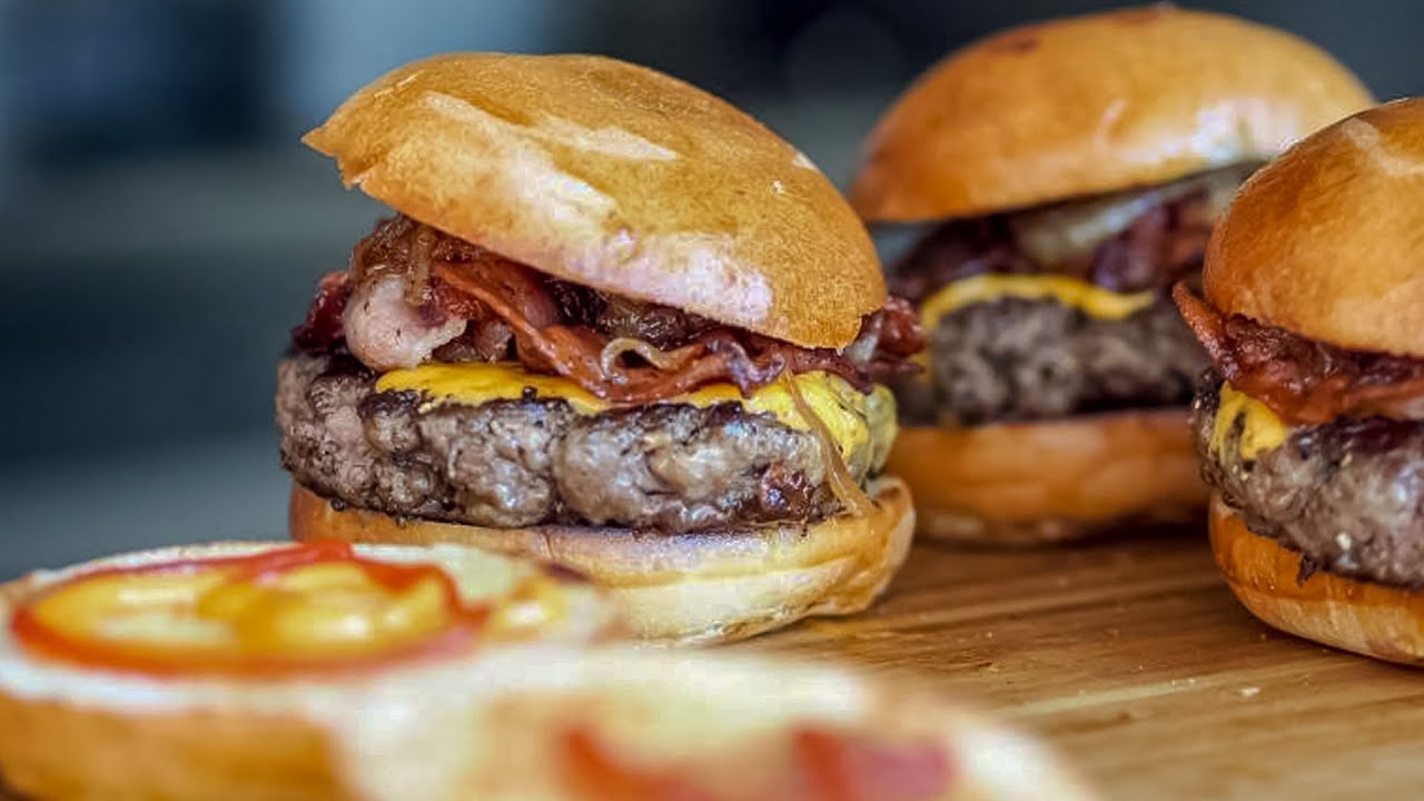 Istanbul Street Food | Best Burger in Turkey #turkishburger