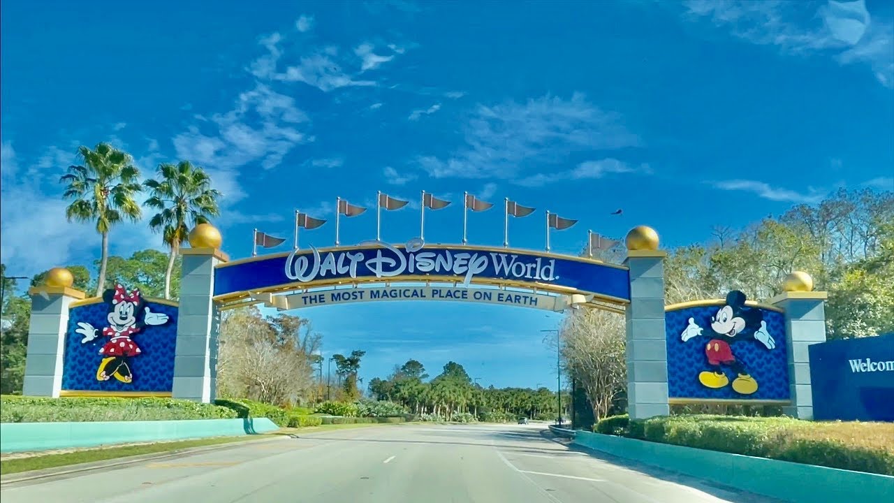 Driving Around Walt Disney World in 4K | Western Way, Buena Vista Drive, Victory Way