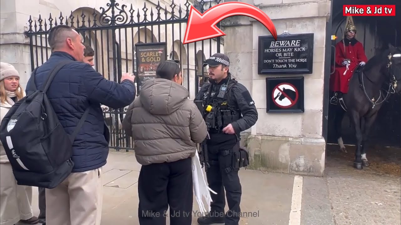 ARMED POLICE CONFRONTS DISRESPECTFUL & STUBBORN TOURIST at Horse Guard, Royal Guard,Kings Guard