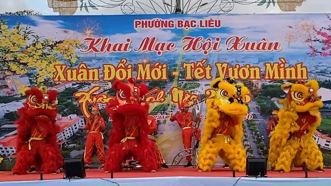 Múa lân khai mạc Hội Xuân 2026- Phường Bạc Liêu/QUÊ TÔI VN