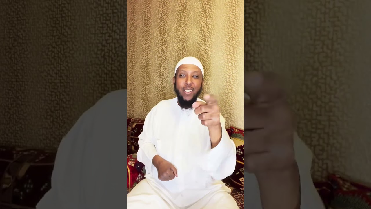 أفضل القول  :  ( اللهم صل على محمد )
