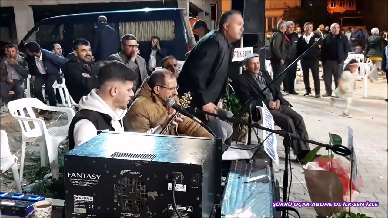 Çiçekler İçinde Menevşe Baştır Güzeli gösteren Göz ile kaştır Ahmet ve Ahmet Can Emeksiz Cover Ele39
