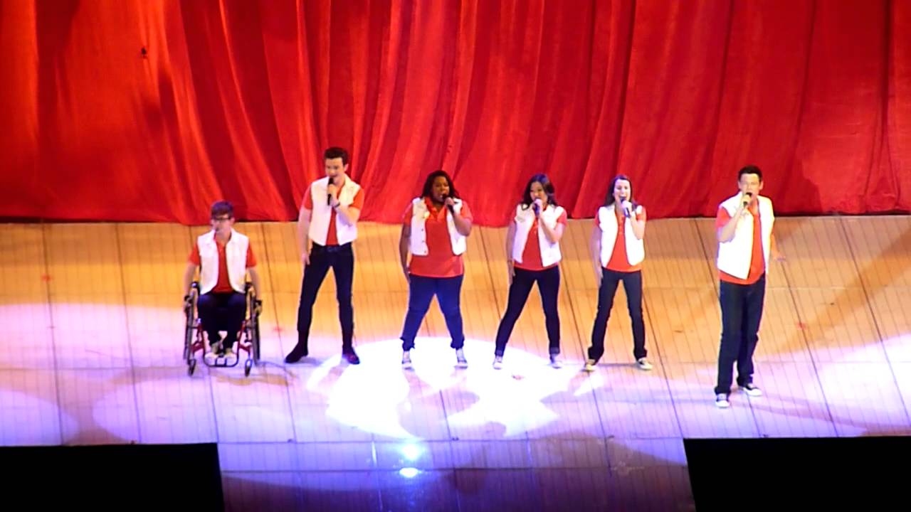 GLEE Live Tour @ London's The O2 - Don't Stop Believing