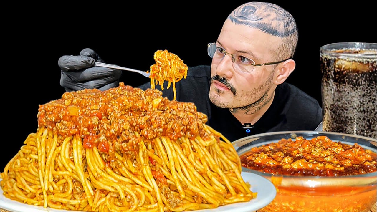 #591 ASMR COMENDO MACARRÃO A BOLONHESA, COCA COLA (MUKBANG) Mateus ASMR.