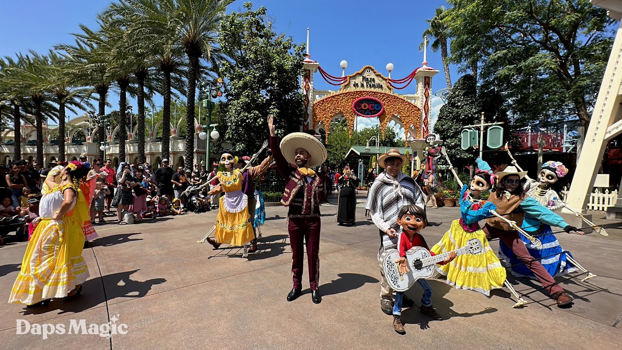 FIRST DAY: A Musical Celebration of Coco | Plaza de la Familia | Disney California Adventure 4K