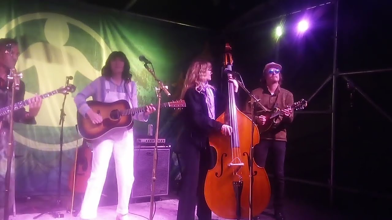 Molly Tuttle and Golden Highway - She's A Rainbow  Marshfield, Mass.